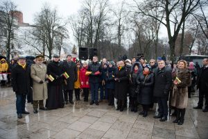  Gedimino pilies bokšte 2018 m. plevėsavusią trispalvę patikėta saugoti Joniškio r. Skaistgirio gimnazijai