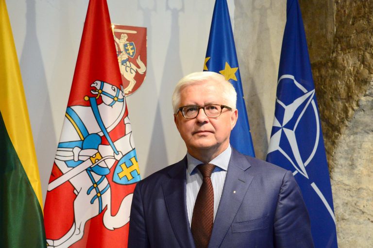Vice Minister of National Defence V. Umbrasas met with the Designated Commander Joint Force Command Brunssum