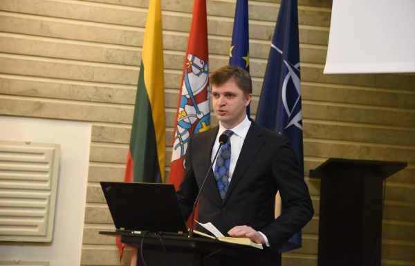  Verslo sektoriui pristatyti planuojamų statyti karinių miestelių pirkimo dokumentai