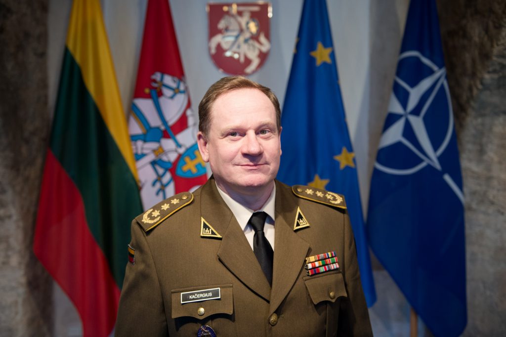 Lietuvos karo akademijai minint 100-ąsias įkūrimo metines vadovavimą perima naujasis viršininkas