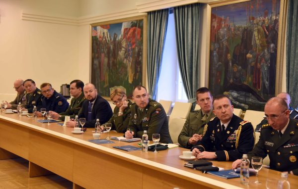  Lietuvai akredituoti užsienio gynybos atašė susipažino su Krašto apsaugos sistemos 2019 m. planais