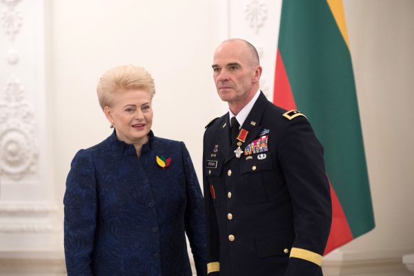  Valstybės apdovanojimai  - Lietuvos ir JAV kariams