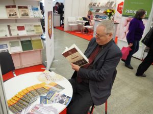  Knygų mugės lankytojai susipažįsta su naujausiais Lietuvos karo akademijos leidiniais