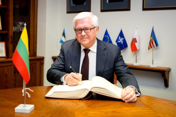  Krašto apsaugos viceministras V. Umbrasas dalyvavo Baltijos gynybos koledžo 20-mečio minėjime