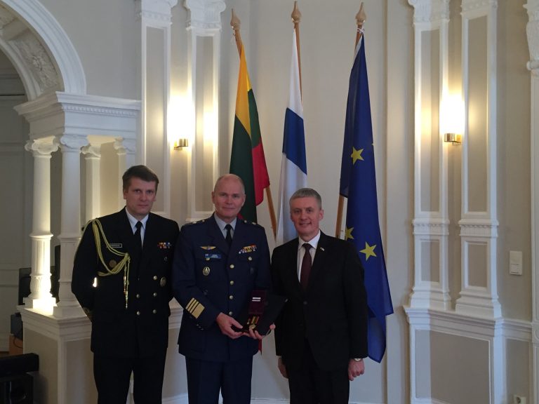 Lithuanian Armed Forces medal presented to Chief of Defence of Finland General Jarmo Lindberg