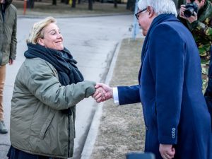  Rukloje savo karius aplankė Nyderlandų gynybos ir finansų ministrai