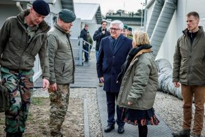  Rukloje savo karius aplankė Nyderlandų gynybos ir finansų ministrai