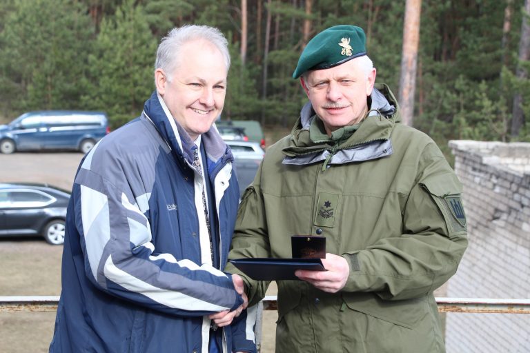 Decoration of the Chief of Defence of Lithuania presented to a U.S. Armed Forces servicemember