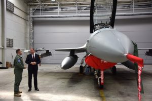  Viceministras E. Kerza kartu su Premjeru S. Skverneliu aplankė Lietuvos ir Lenkijos karius Šiauliuose