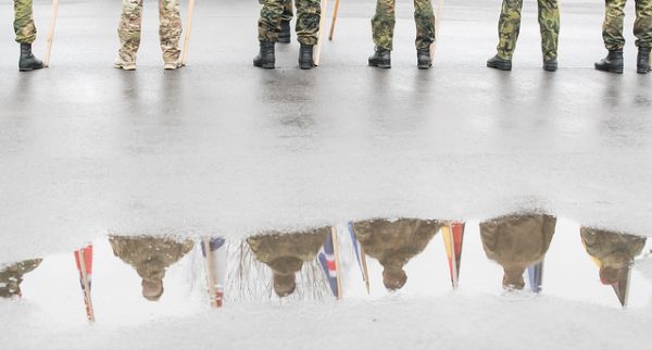  NATO priešakinių pajėgų bataliono karius Lietuvos narystės Aljanse 15-ųjų metinių proga pasveikino viceministras V. Umbrasas kartu su Seimo pirmininku