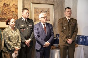  Apdovanoti mokinių rašinių konkurso „Mes esame NATO“ laureatai