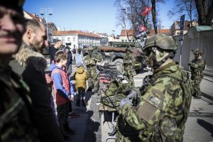  Pagrindinis Lietuvos įstojimo į NATO 15-ųjų metinių šventinis renginys S. Daukanto aikštėje Vilniuje