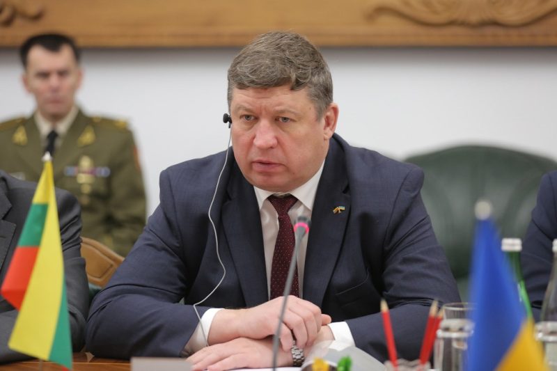 Krašto apsaugos ministras R. Karoblis: „Ukrainos pasirinkimas integruotis į NATO ir ES – tai šios šalies pasirinkimas, kurį mes palaikome ir padėsime siekti tikslo“