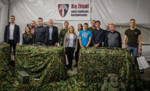  Konkurso „Ką žinai apie Lietuvos kariuomenę“ nugalėtojai – abiturientai iš Kauno, Palangos ir Kaišiadorių
