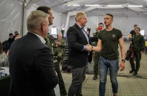  Konkurso „Ką žinai apie Lietuvos kariuomenę“ nugalėtojai – abiturientai iš Kauno, Palangos ir Kaišiadorių