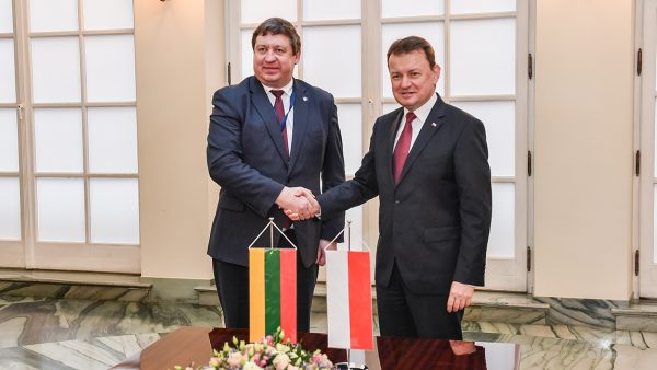  Ministras R. Karoblis ir Lietuvos kariai dalyvauja Lenkijos narystės NATO 20-mečio renginiuose Varšuvoje