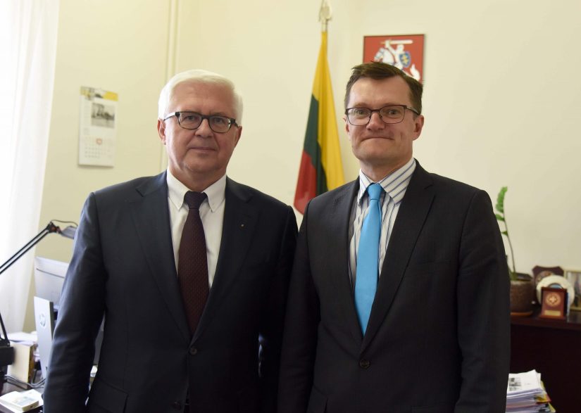 Su Lietuvoje apsilankiusiu Latvijos gynybos ministerijos valstybės sekretoriumi aptartas dvišalis bendradarbiavimas gynybos srityje, saugumo situacija regione ir hibridinės grėsmės