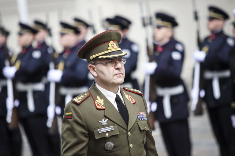  Lietuvos kariuomenės generolas majoras Vitalijus Vaikšnoras išleistas į atsargą