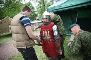  Krašto apsaugos ministras R. Karoblis: „Visuomenės pasitikėjimas kariuomene yra vienas jos stiprybės pamatinių akmenų“