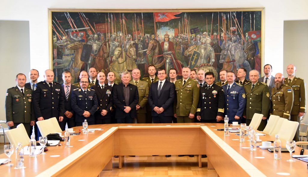 Krašto apsaugos ministerijoje lankėsi Baltijos gynybos koledžo Aukštųjų štabo karininkų kursų klausytojai
