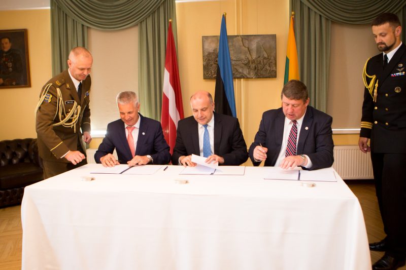 Baltijos šalių gynybos ministrai Tartu sutarė dėl bendrų pozicijų NATO gynybos ir atgrasymo stiprinimo priemonių klausimais