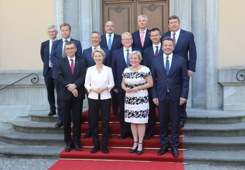 Šiaurės grupės gynybos ministrų susitikime dėmesys - strateginei komunikacijai