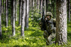  Karo akademijos kariūnų laukia paskutinės vertinamosios lauko pratybos