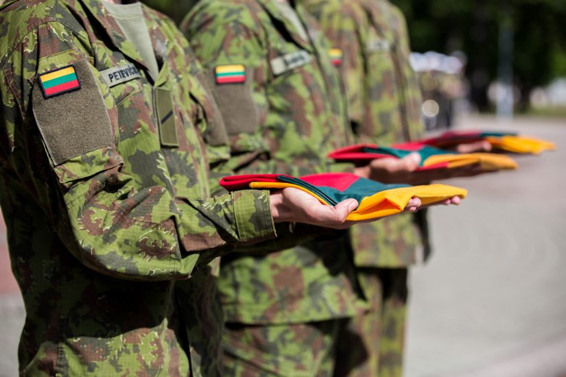 Į tarptautines misijas Afganistane, Irake ir Ukrainoje išlydėti Lietuvos kariai