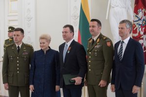  Valstybės apdovanojimai įteikti  šalies saugumui ir gynybai nusipelniusiems asmenims