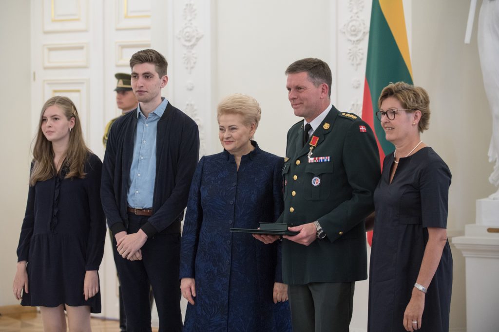 Valstybės apdovanojimai įteikti  šalies saugumui ir gynybai nusipelniusiems asmenims