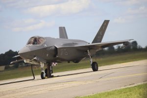  Pirmą kartą Lietuvos istorijoje Šiauliuose nusileido penktos kartos naikintuvai F-35A