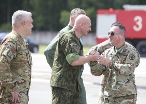  Pirmą kartą Lietuvos istorijoje Šiauliuose nusileido penktos kartos naikintuvai F-35A