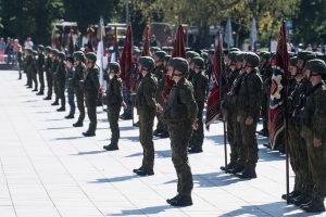  Lietuvos kariuomenės vėliavą perėmė generolas majoras Valdemaras Rupšys