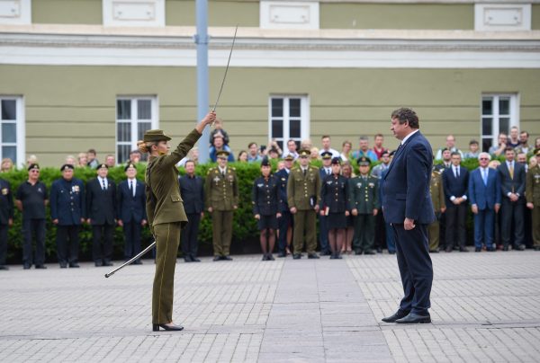  Lietuvos karo akademijos absolventai tapo karininkais ir papildys Lietuvos kariuomenės gretas