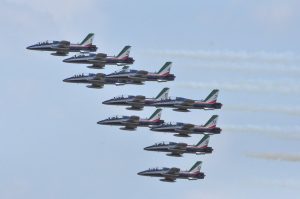  Lietuvos karo aviacijos šimtmetis Šiauliuose sutraukė dešimtis tūkstančių žiūrovų