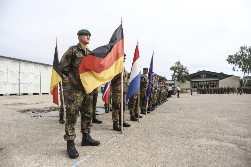 Vyks Lietuvoje dislokuotos NATO Priešakinių pajėgų kovinės grupės vadų pasikeitimo ceremonija