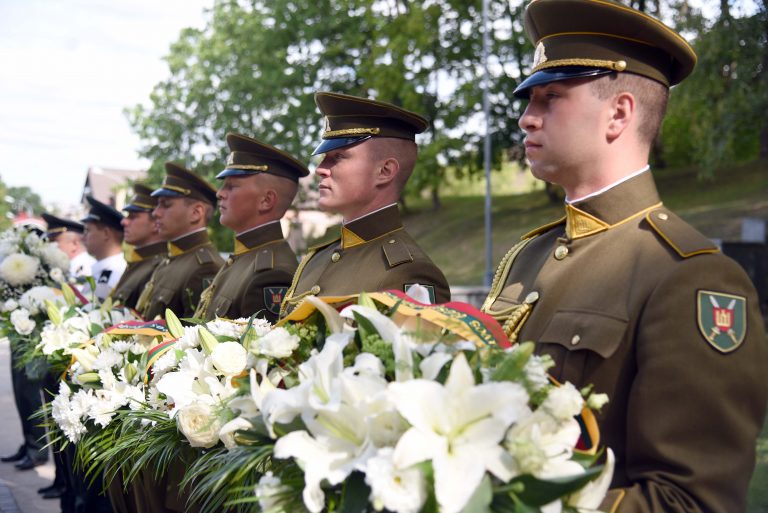  Pagerbtas Medininkų pasienio poste žuvusių Lietuvos pareigūnų atminimas