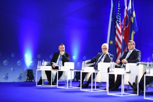  Krynicos ekonomikos forume Lenkijoje krašto apsaugos viceministrai pabrėžė atgrasymo naujoms „šaltojo karo“ ir kibernetinėms grėsmėms svarbą