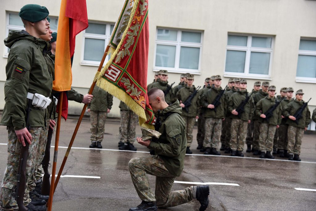 Karo akademijos kariūnai prisiekė tarnauti Lietuvos valstybei
