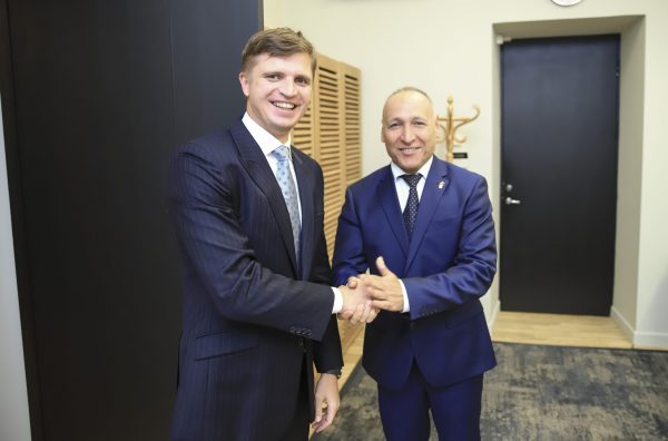  Krašto apsaugos ministras R. Karoblis aptarė bendradarbiavimą gynybos srityje su Izraelio ambasadoriumi