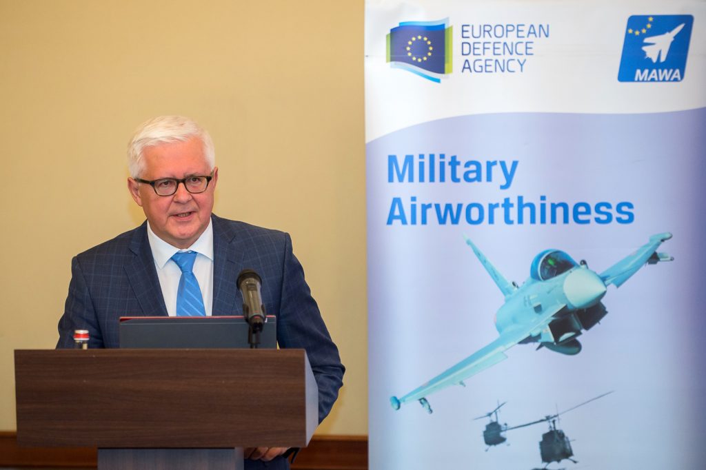 Vilniuje aptariami karinės aviacijos tinkamumo skraidyti harmonizavimo klausimai
