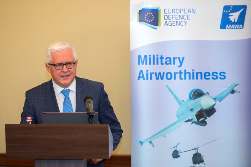 Vilniuje aptariami karinės aviacijos tinkamumo skraidyti harmonizavimo klausimai