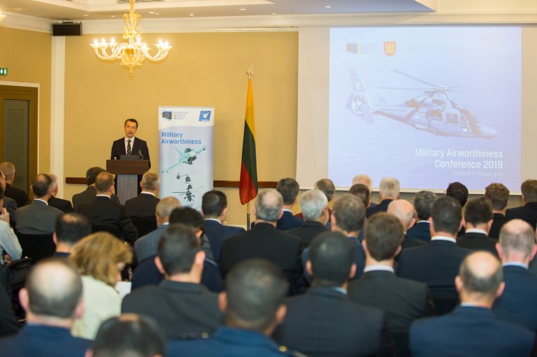  Vilniuje aptariami karinės aviacijos tinkamumo skraidyti harmonizavimo klausimai