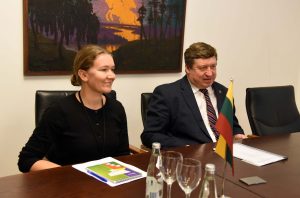  Krašto apsaugos ministras R. Karoblis su Latvijos ambasadoriumi Lietuvoje aptarė dvišalius santykius regioninio saugumo ir gynybos srityje