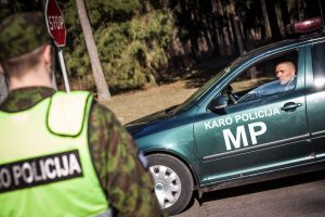 Į Lietuvą atvyksta JAV rotacinių pajėgų karinė technika