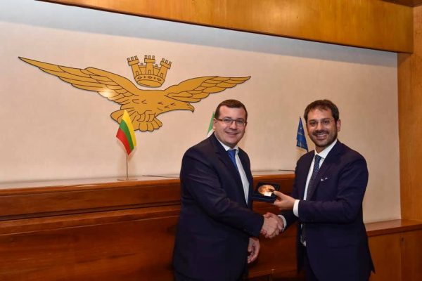  Krašto apsaugos viceministras E. Kerza Italijoje aptarė kibernetinių greitojo reagavimo pajėgų kūrimą