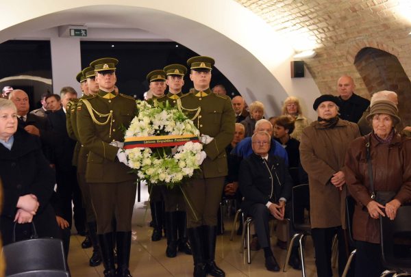  Atsisveikinama su paskutiniuoju okupacinei sovietų valdžiai aktyviai besipriešinusiu Lietuvos partizanu dim. vyr. ltn. Antanu Kraujeliu-Siaubūnu