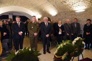  Atsisveikinama su paskutiniuoju okupacinei sovietų valdžiai aktyviai besipriešinusiu Lietuvos partizanu dim. vyr. ltn. Antanu Kraujeliu-Siaubūnu