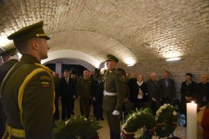  Atsisveikinama su paskutiniuoju okupacinei sovietų valdžiai aktyviai besipriešinusiu Lietuvos partizanu dim. vyr. ltn. Antanu Kraujeliu-Siaubūnu