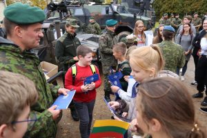 Lietuvoje tarnaujantys NATO kariai kviečia susitikti Anykščiuose